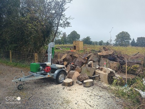 Log splitter hire with - splitter,